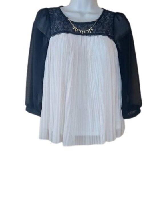 River Island Tops - River Island Womens Crinkle Pleat Blouse Black Cream Crochet Lace Jeweled US 2